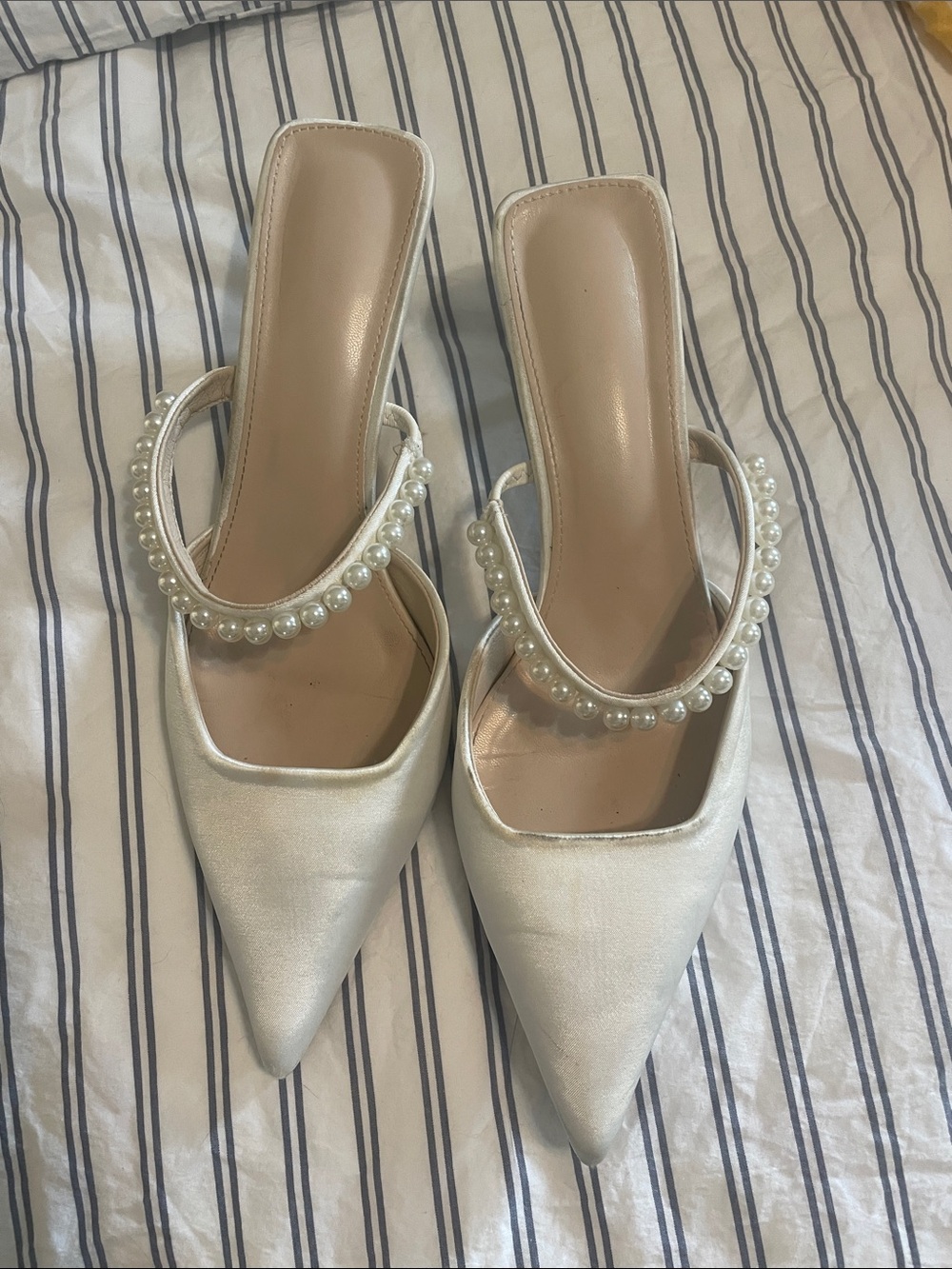 Pearl-Embellished White Pointed Toe Mule